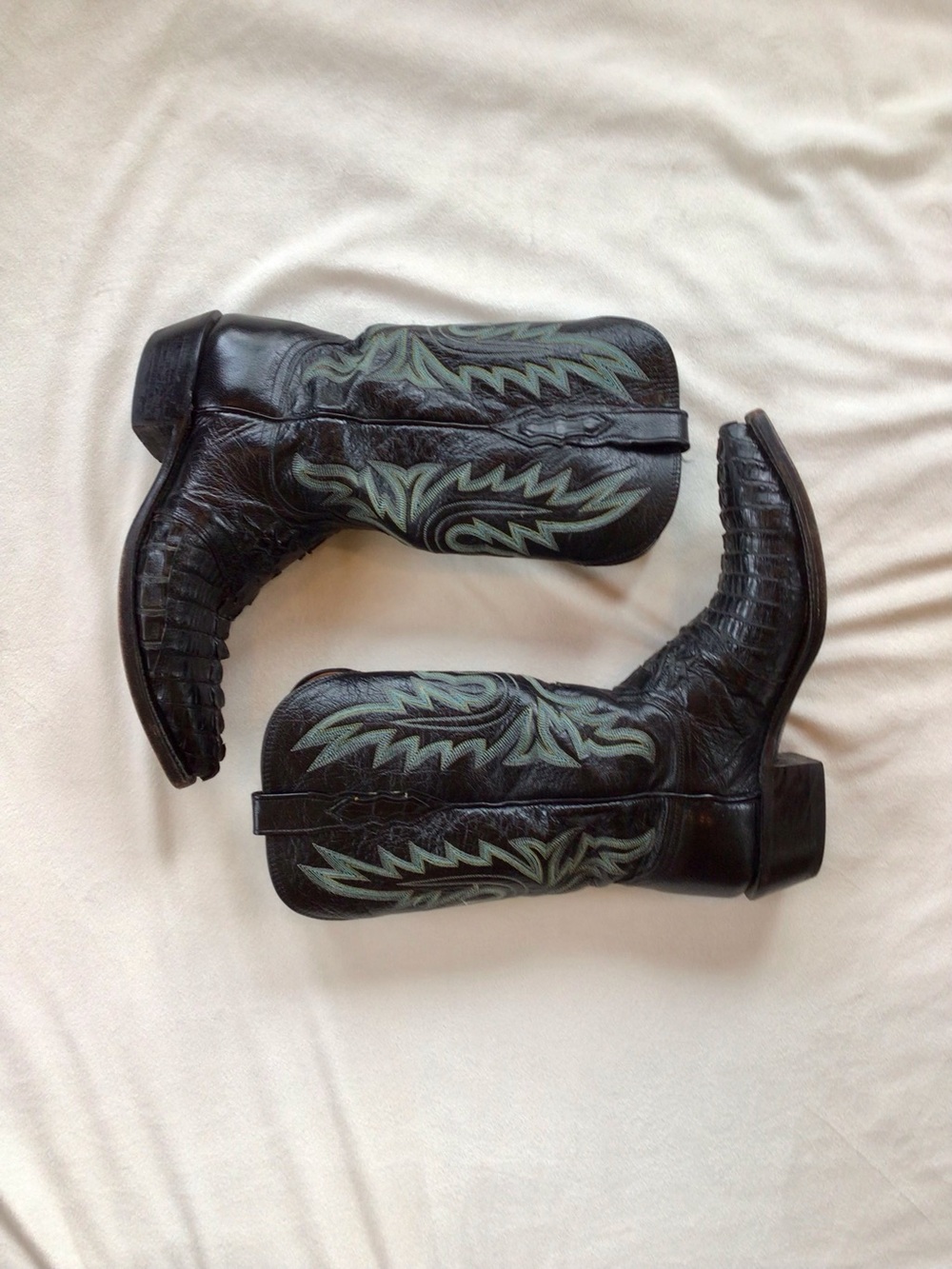 Lucchese Black Caiman Leather Cowboy Boots with Blue Embroidery SZ 9 Style N1113